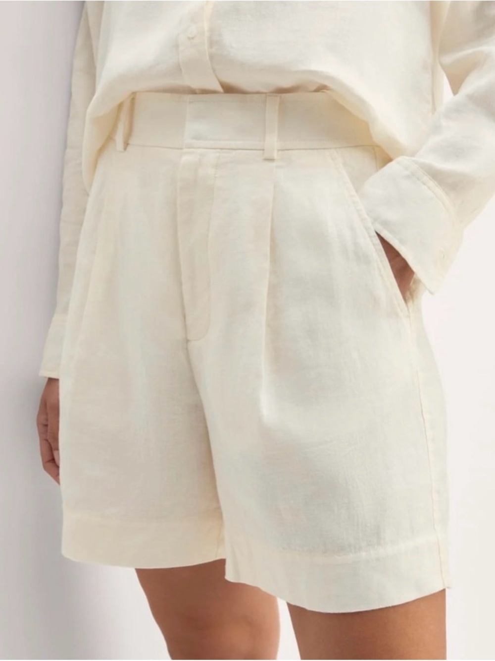 Everlane Women's Cream High-Waist Tailored Linen Shorts